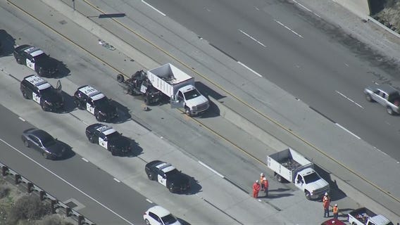 Off-duty LA county firefighter killed in Santa Clarita crash