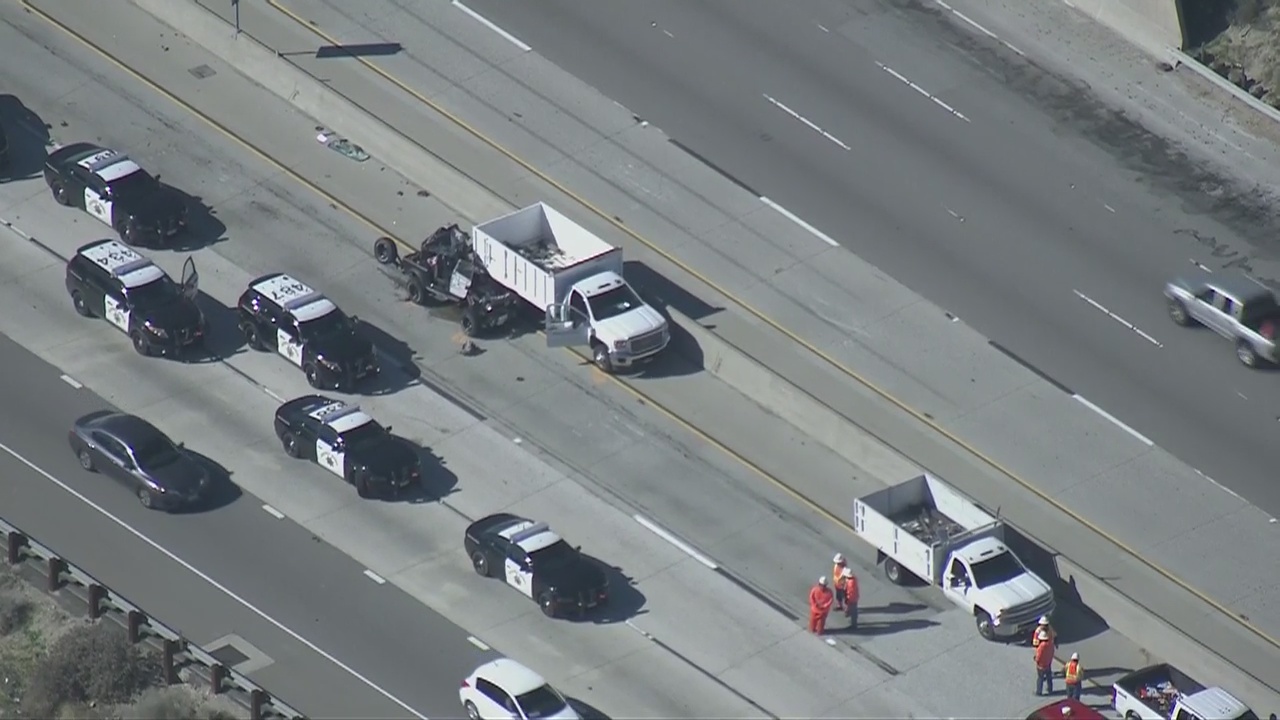 Off-duty LA county firefighter killed in Santa Clarita crash