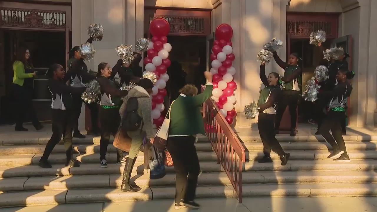 Teachers and kids back in school after strike