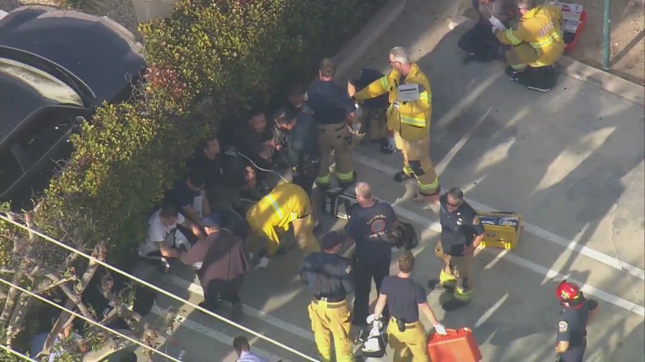 Panga boat with at least 12 on board washes ashore in Huntington Beach