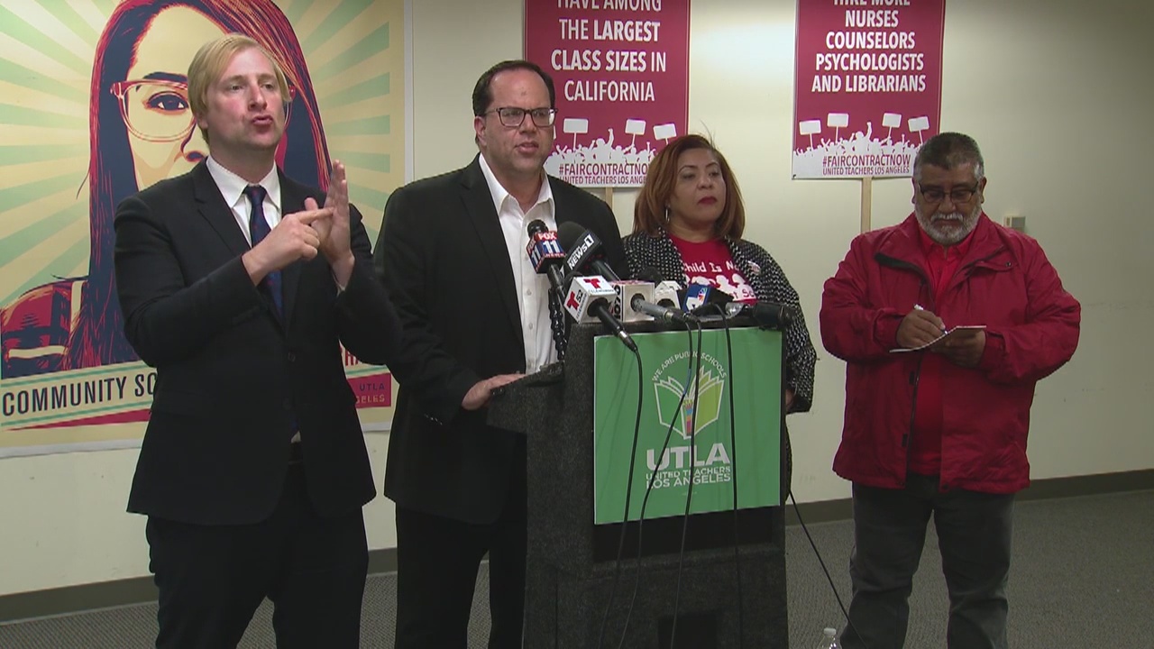 LA teachers return to school