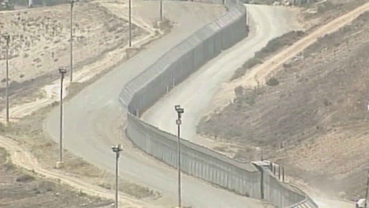 California governor plans to withdraw hundreds of National Guard troops from border