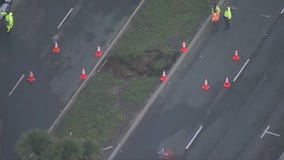 Large sinkhole opens up in Manhattan Beach