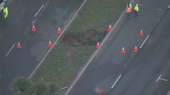 Large sinkhole opens up in Manhattan Beach