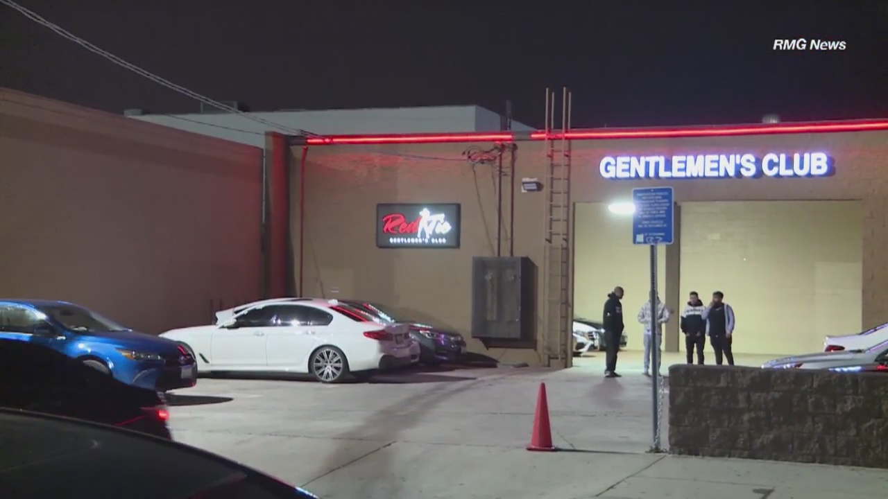 Man wounded in strip club shooting in Van Nuys