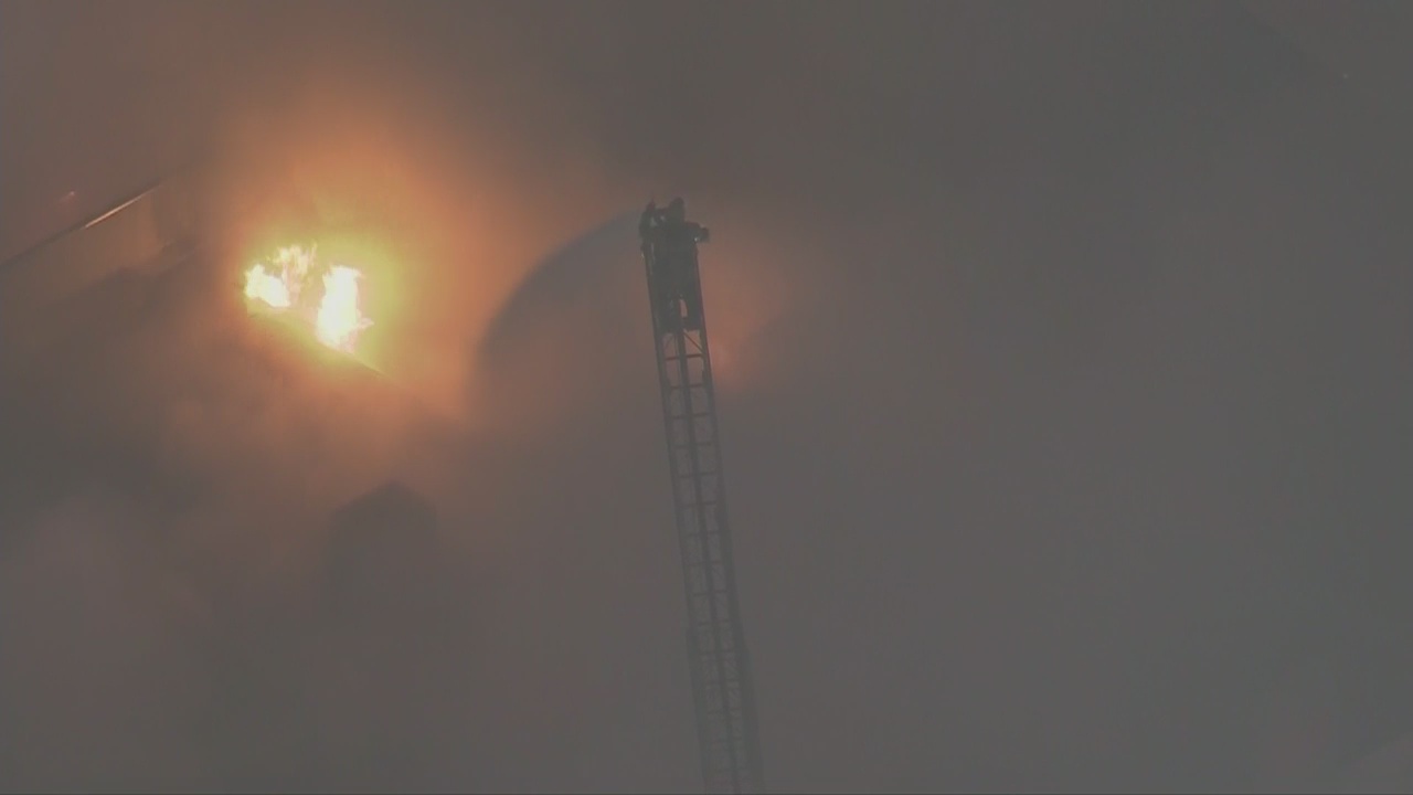 Large fire breaks out at 2-story building in West LA