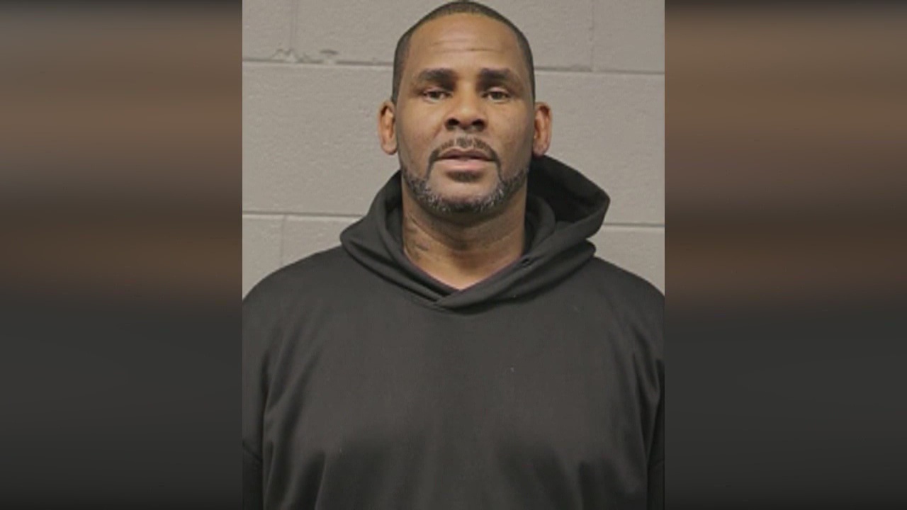R. Kelly struggles to come up with $100K in bail money; faces 10 counts of sex assault