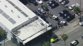 Pursuit ends in standoff in Hollywood