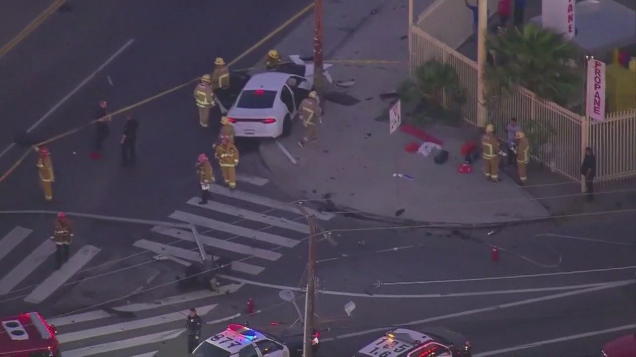 2 people killed in violent car crash in Sun Valley