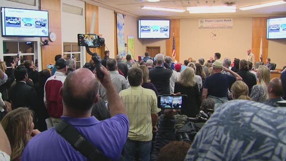 Laguna Beach votes to keep USA-themed decals