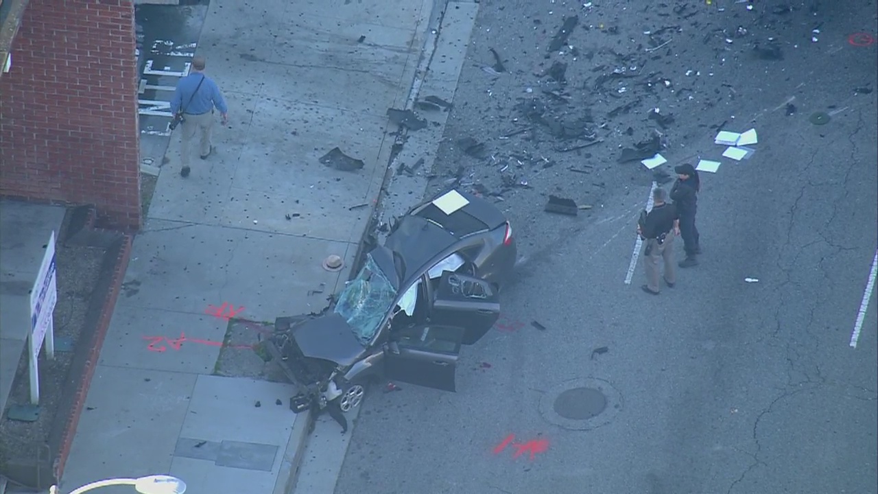 Fatal crash shuts down La Cienega Boulevard in Mid-City