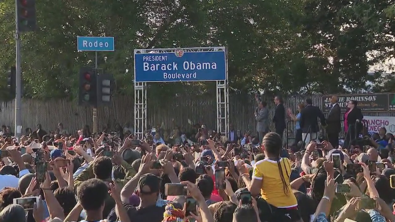 'Barack Obama Boulevard' unveiled in Los Angeles