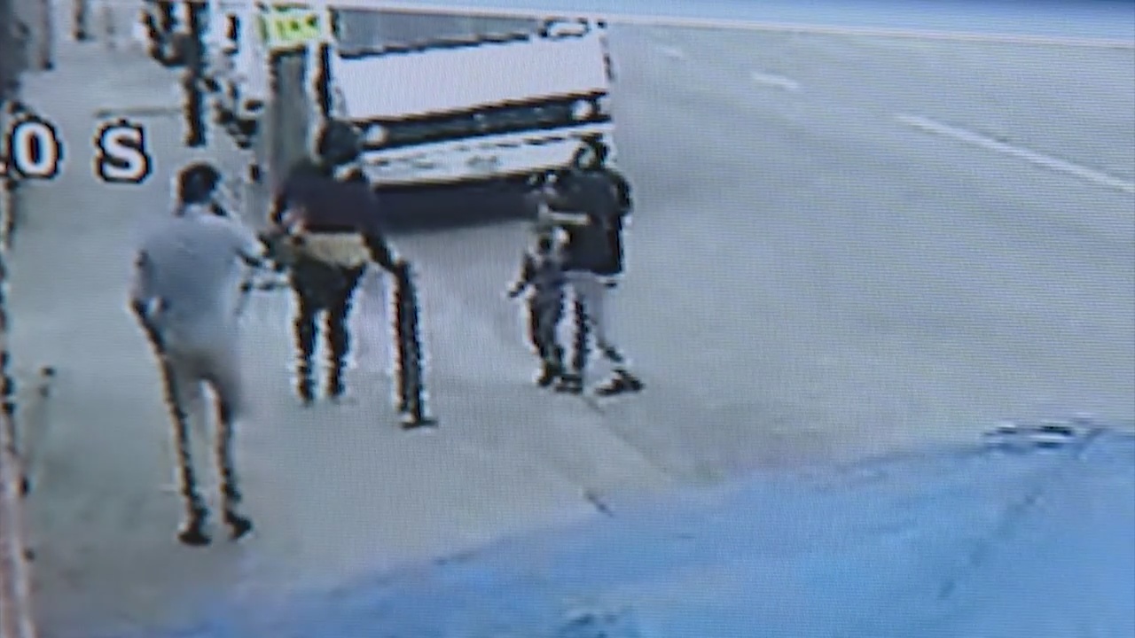 Woman tries kidnapping child in South L.A.