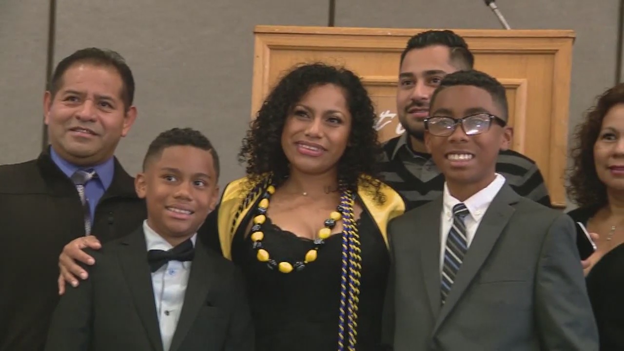 Mom of 2 overcomes odds to graduate Cal State LA