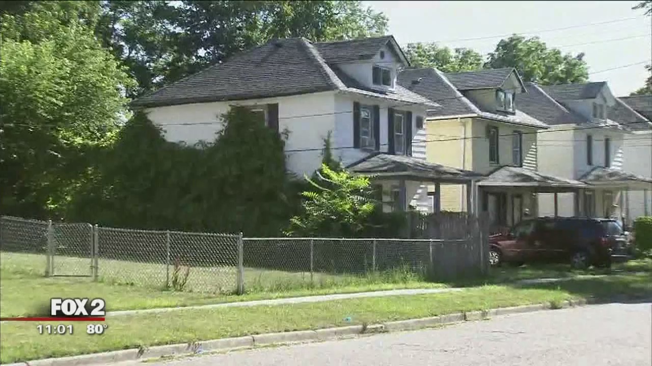 14-year-old fatally shot overnight in Pontiac house