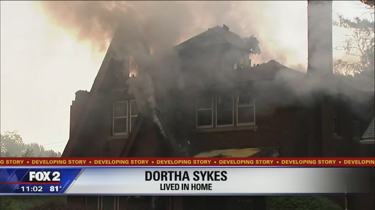 6 people escape early morning house fire in Highland Park