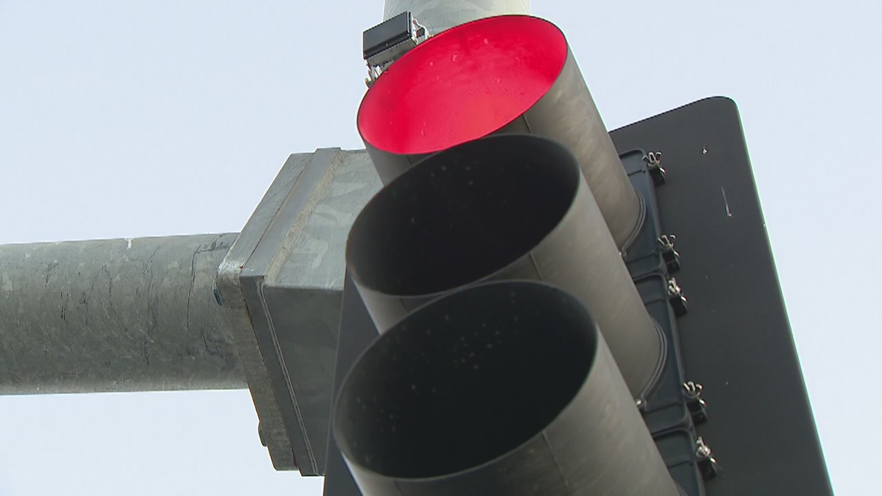 Report finds number of deaths from people running red lights at an all-time high