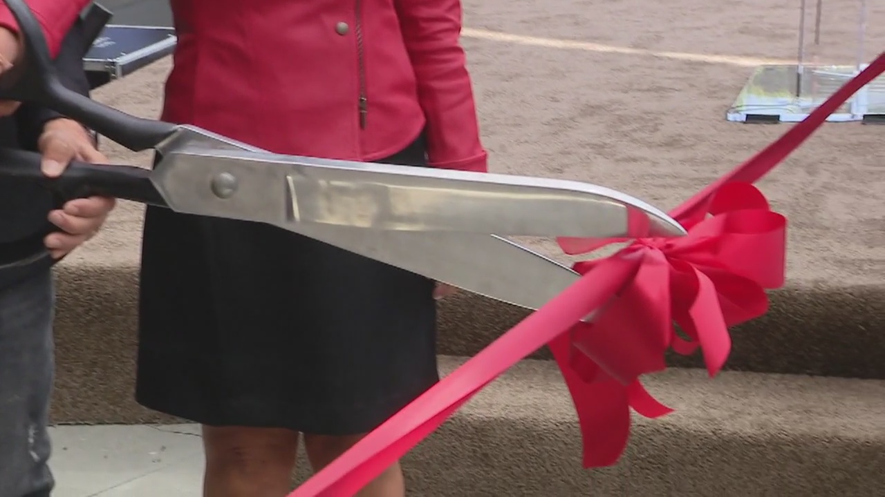 Dedication ceremony held for USC's  new Lovine and Young Academy