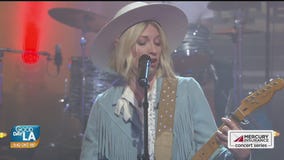 Brooke White performs new single 'Calico'