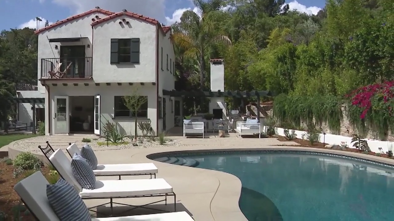 $6.9M Spanish colonial home in Los Feliz Oaks