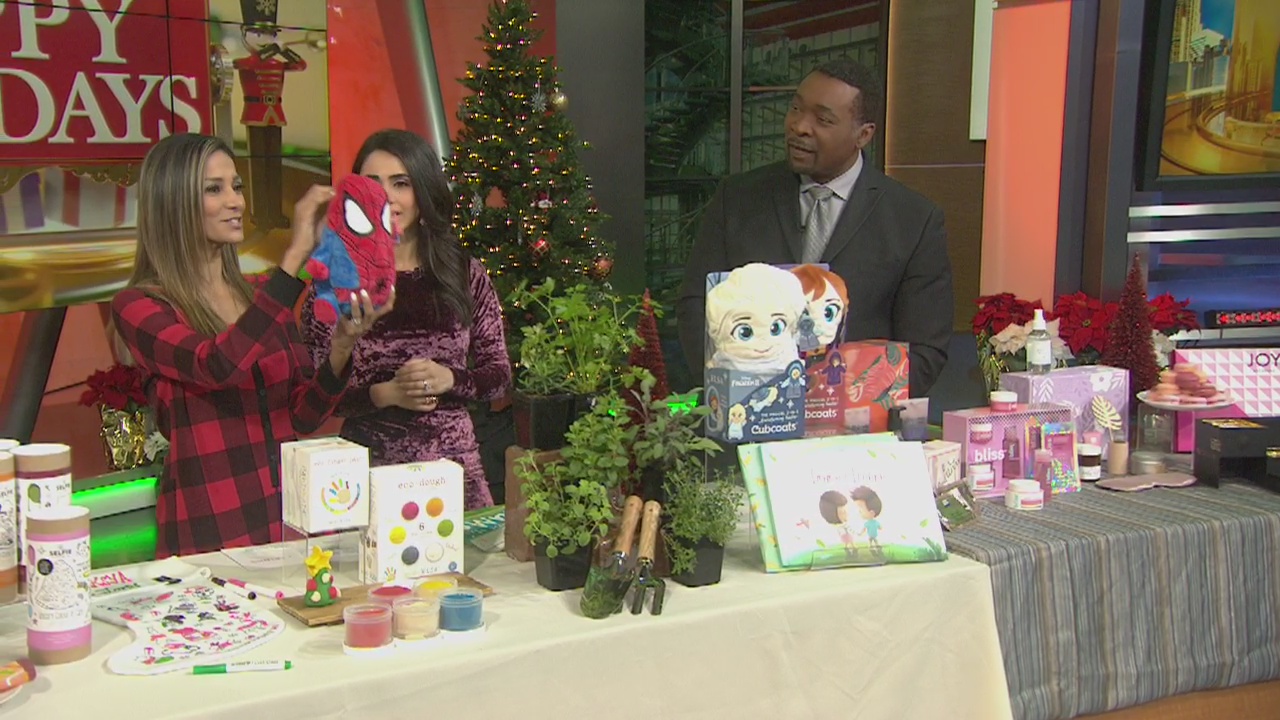 Holiday Gift Guide: Momfluencer Mona Shah shares gift ideas for kids and friends