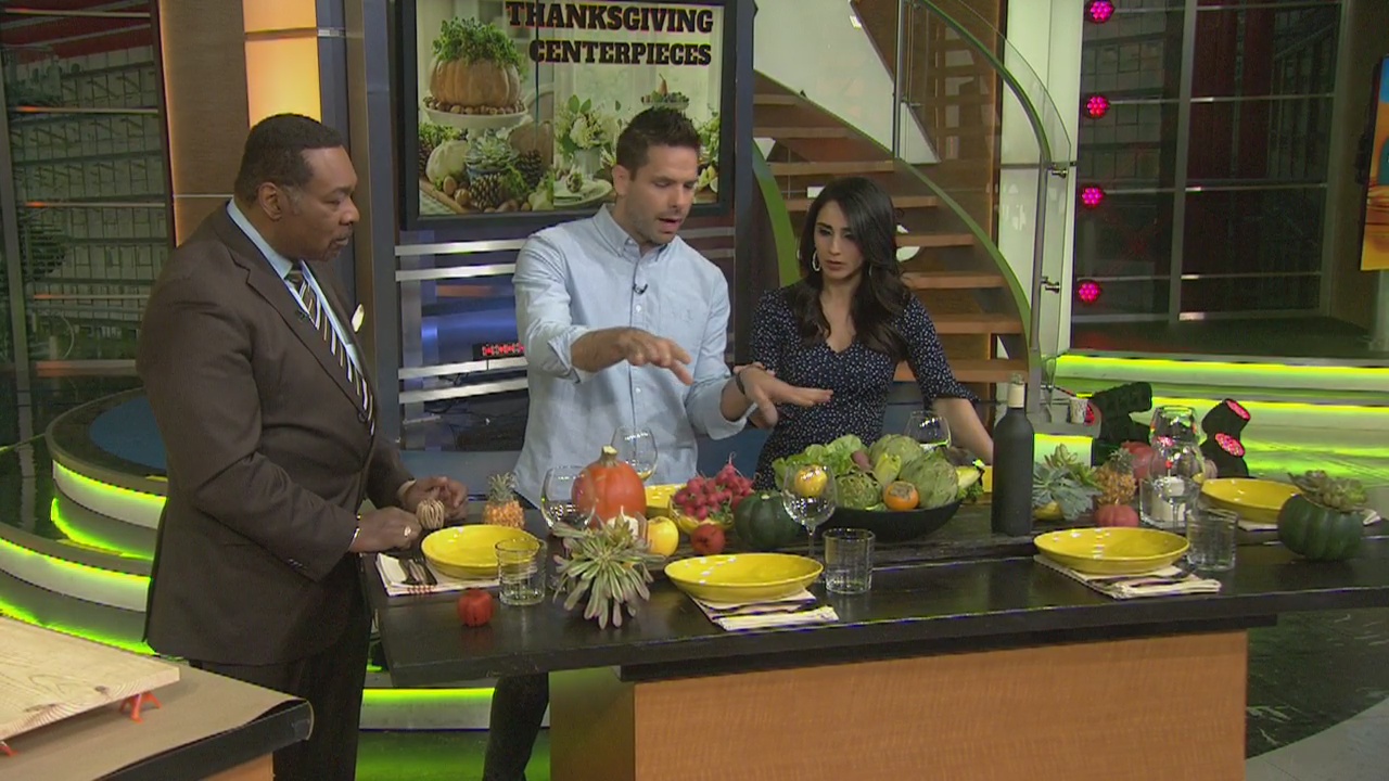Creating the perfect Thanksgiving table and centerpiece