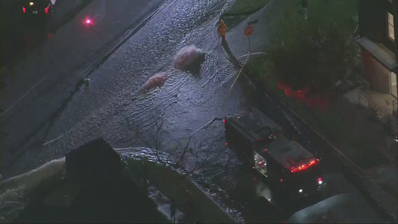 Large water main break shuts down traffic in the Pacific Palisades