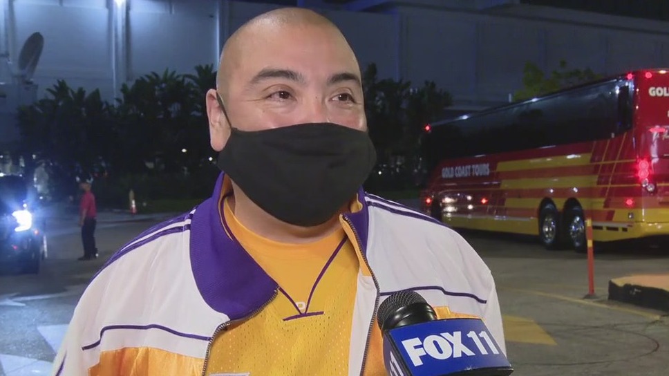 Fans enjoy first Lakers home playoff victory at Staples Center since 2012