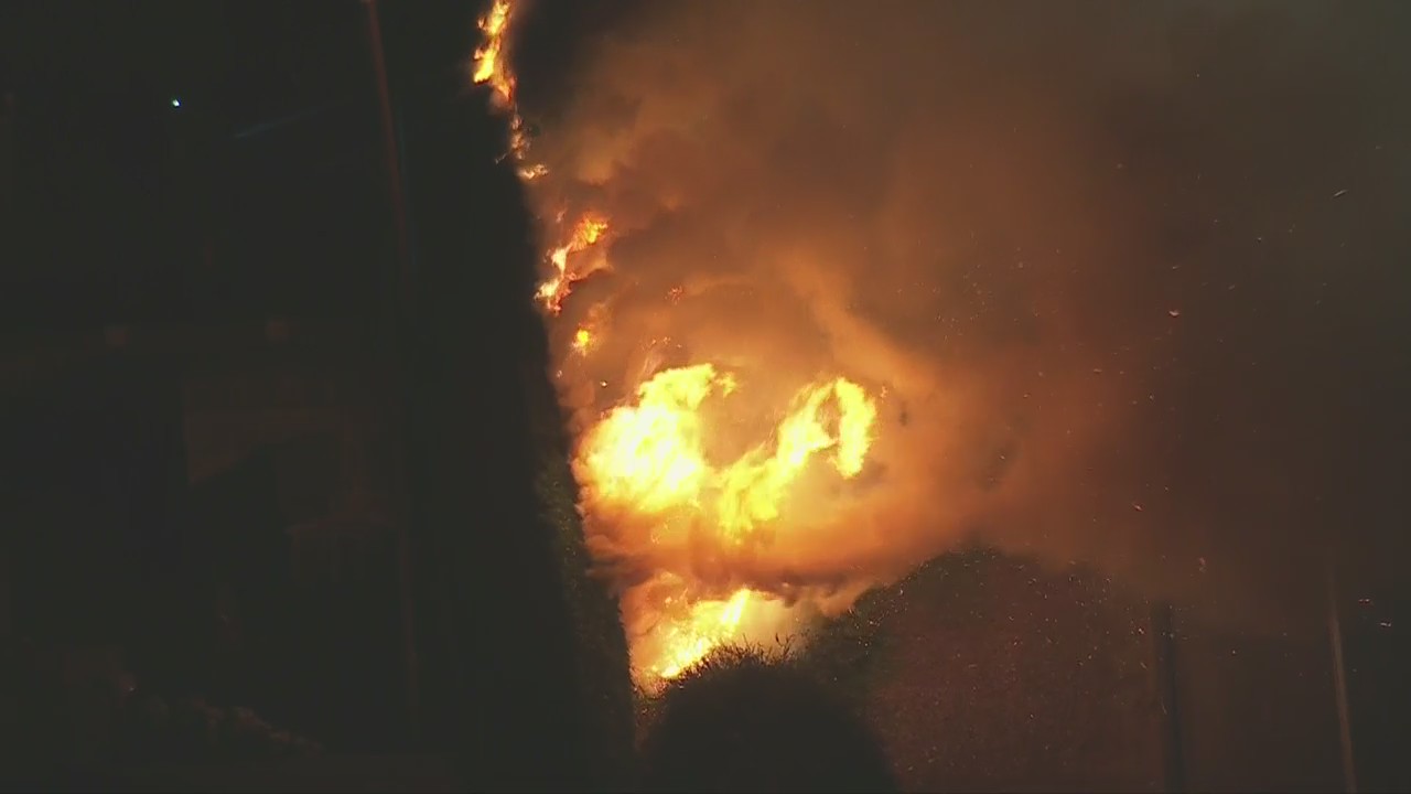 Fire breaks out on 91 Freeway in Buena Park