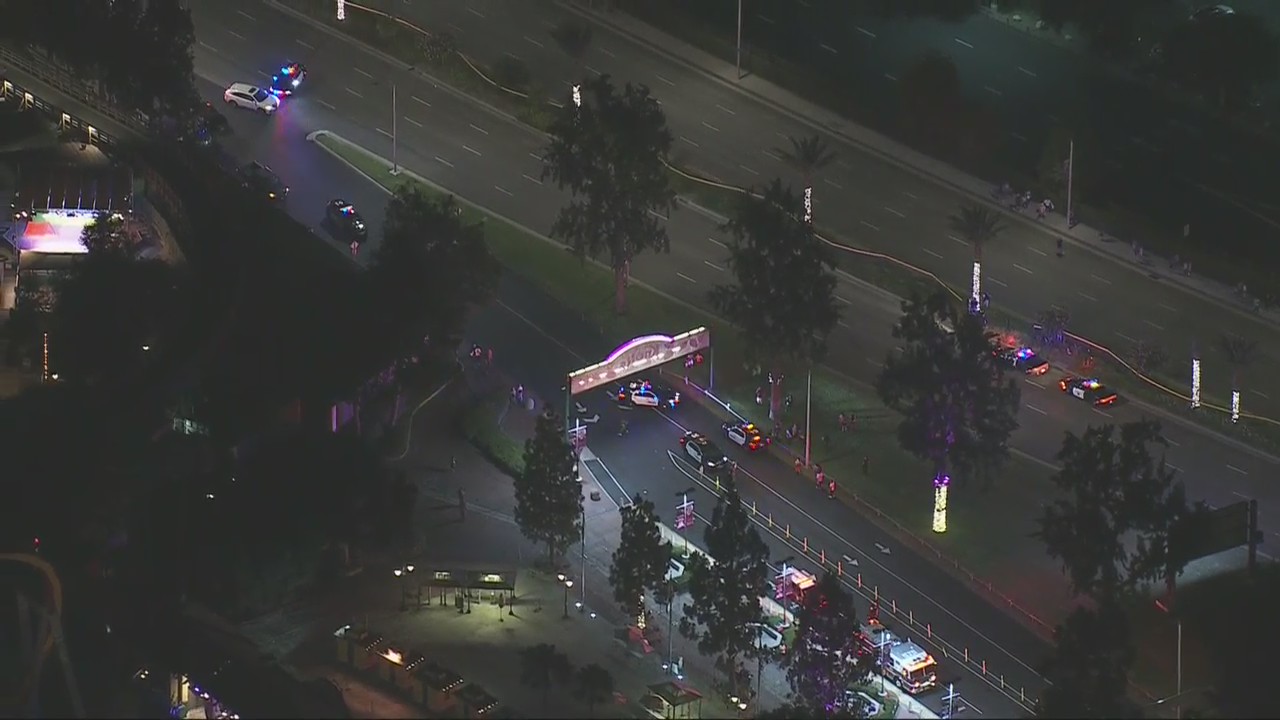 Heavy police presence at Knott's Berry Farm