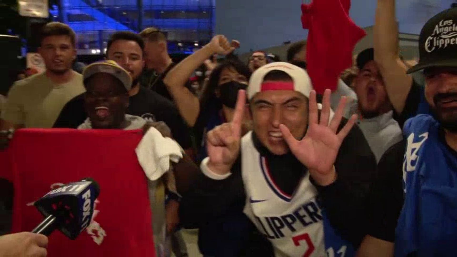 Clipper Nation breathes sigh of relief after Game 3 WCF victory over Phoenix Suns