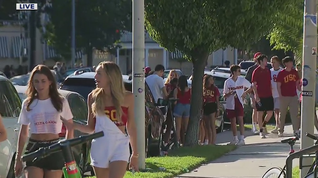 Some fans allowed to tailgate before USC football game