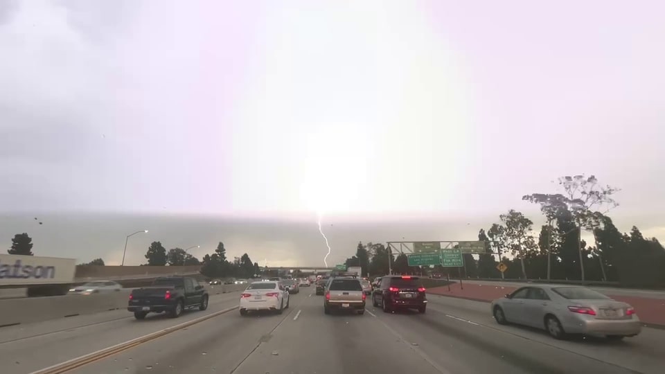 FOX 11 captures lightning over freeway