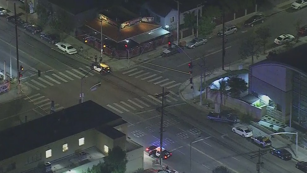 Officer shot in South Los Angeles