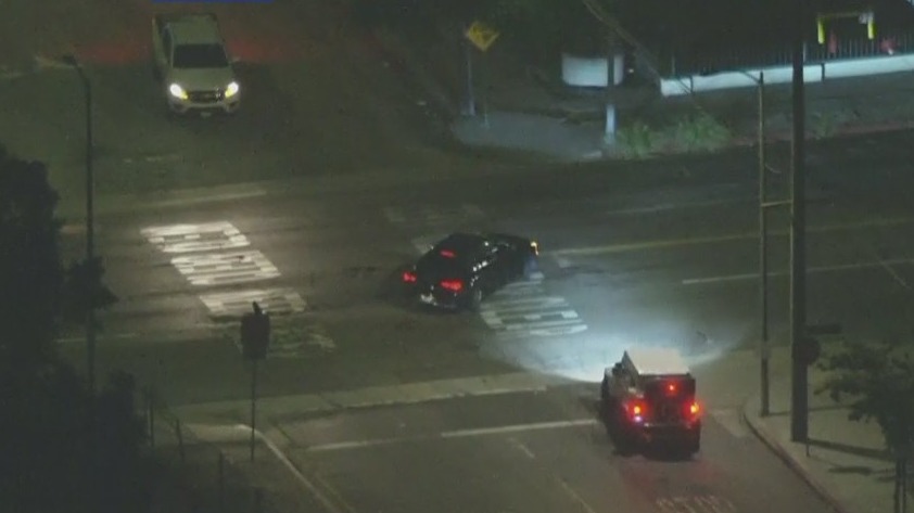 Police chase suspect drives in circles mid-pursuit