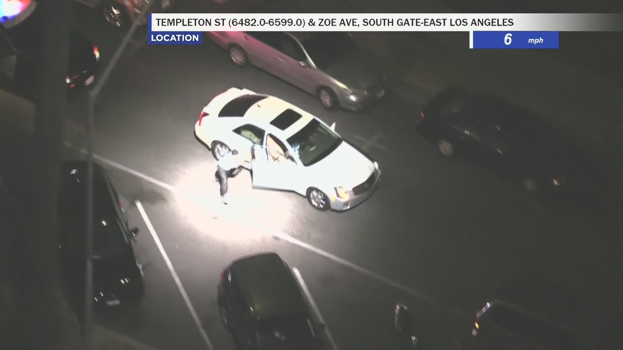 Police Chase: Suspect ditches car after leading LAPD on high-speed chase