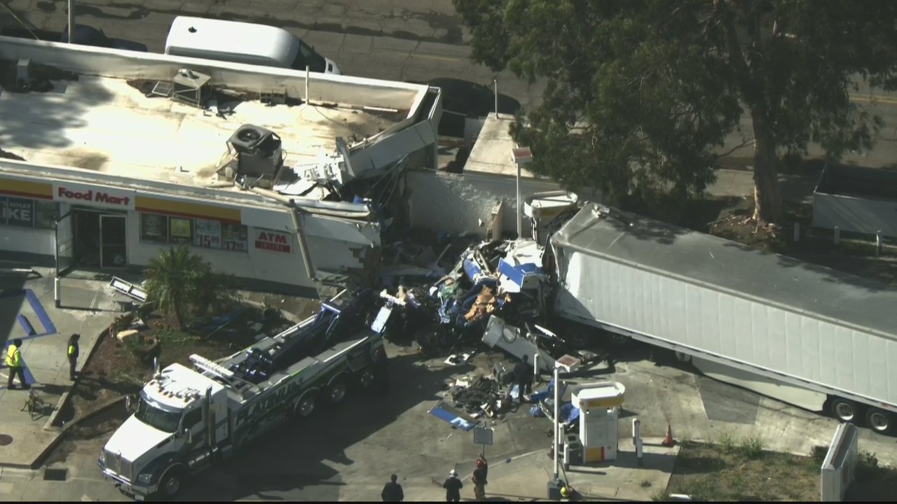 Semi-truck crashes into Ventura County gas station