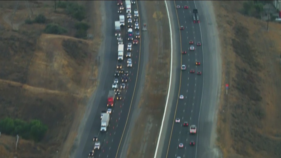 Deadly crash snarls traffic on 15 Freeway