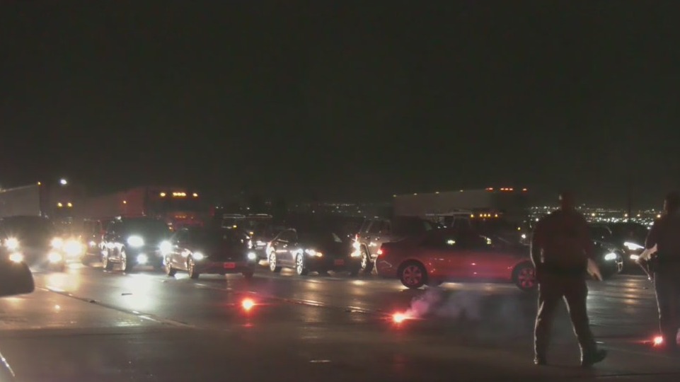 Pedestrian killed in 215 Freeway in Riverside