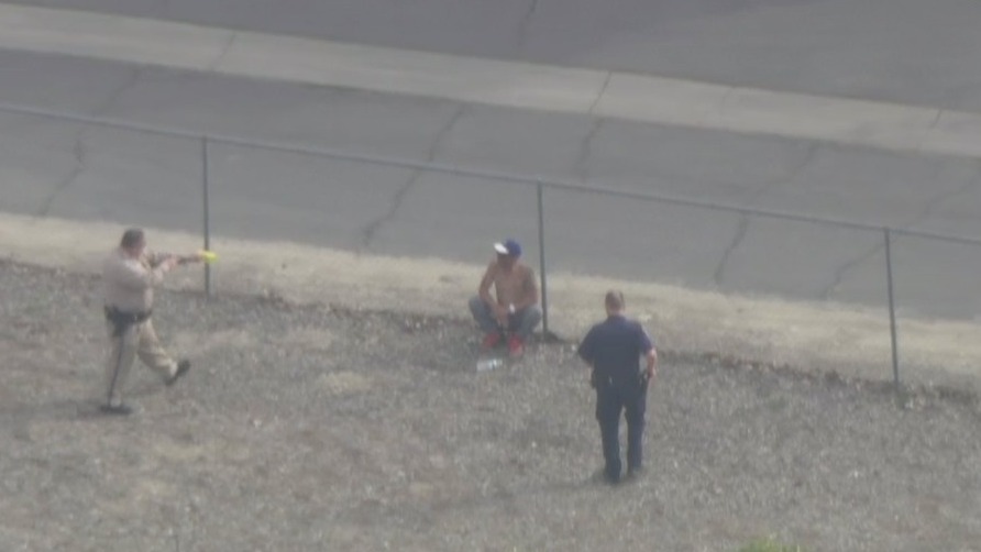 Pursuit suspect tries to hide from CHP in 7-Eleven | FOX 11 Los Angeles