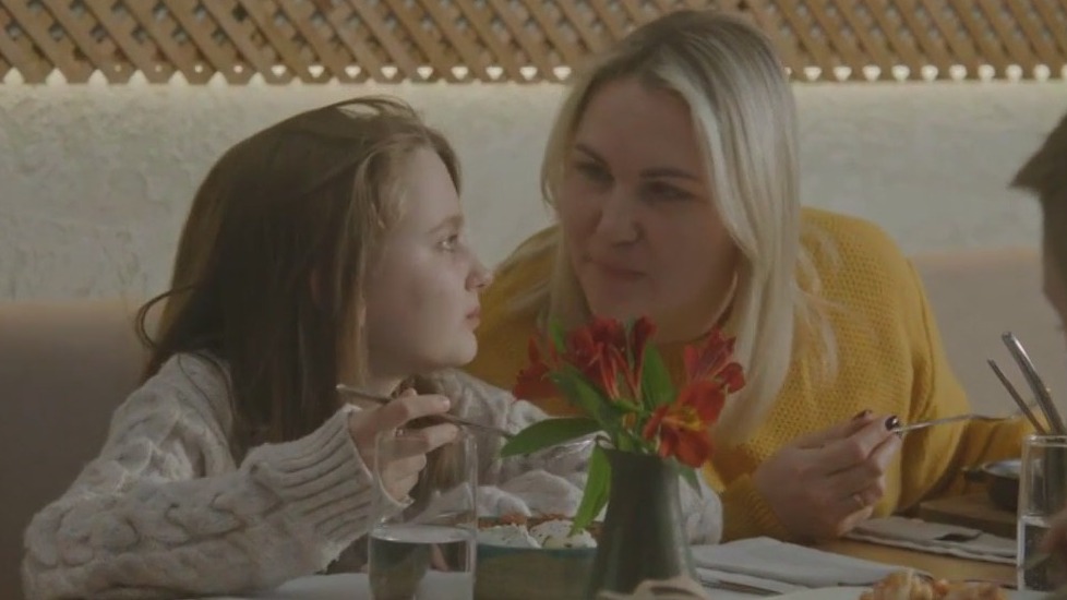 Restaurants charge bad parenting fee | FOX 11 Los Angeles->