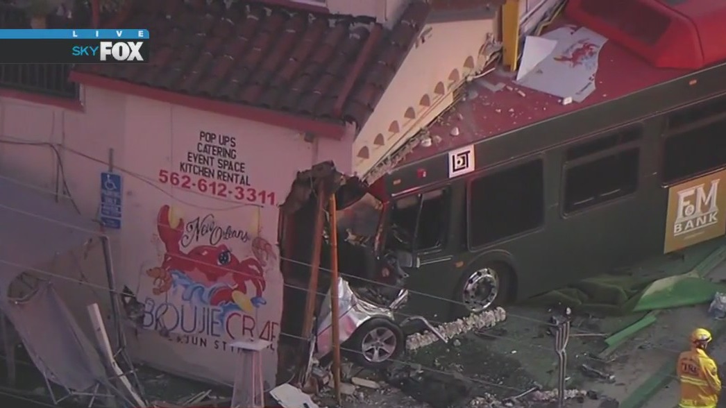 Bus crashes into a restaurant in Long Beach