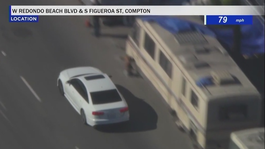 High speed pursuit through LA's Harbor Gateway area