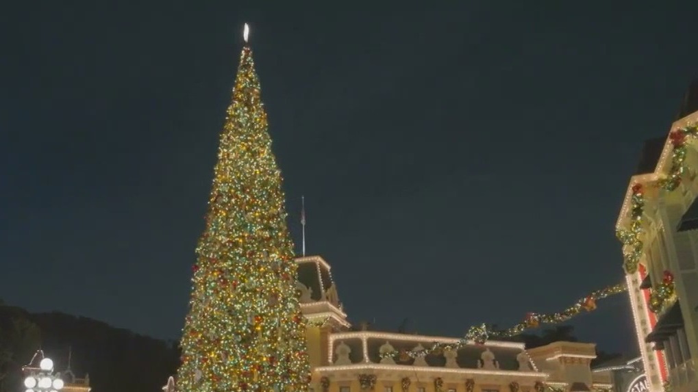 2023 holidays at Disneyland Resort
