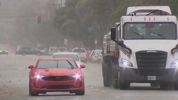 Rain moves in to Southern California