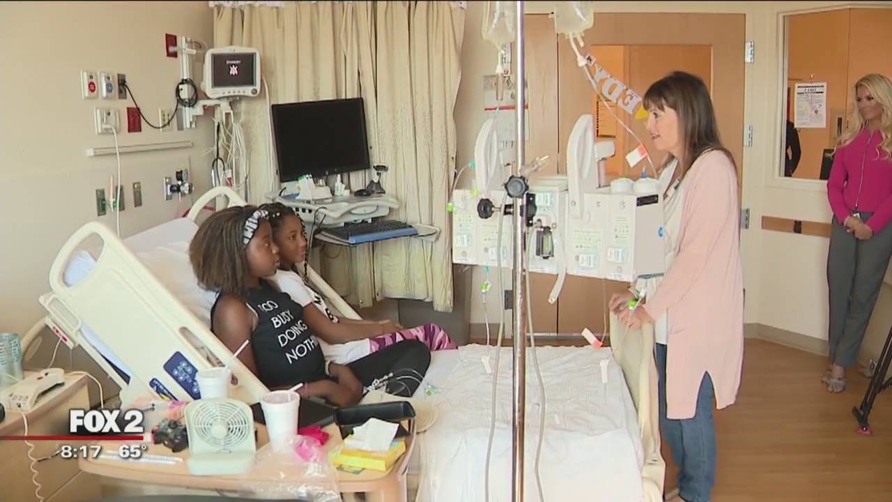 Teen undergoing bone marrow transplant surprised with hospital room makeover