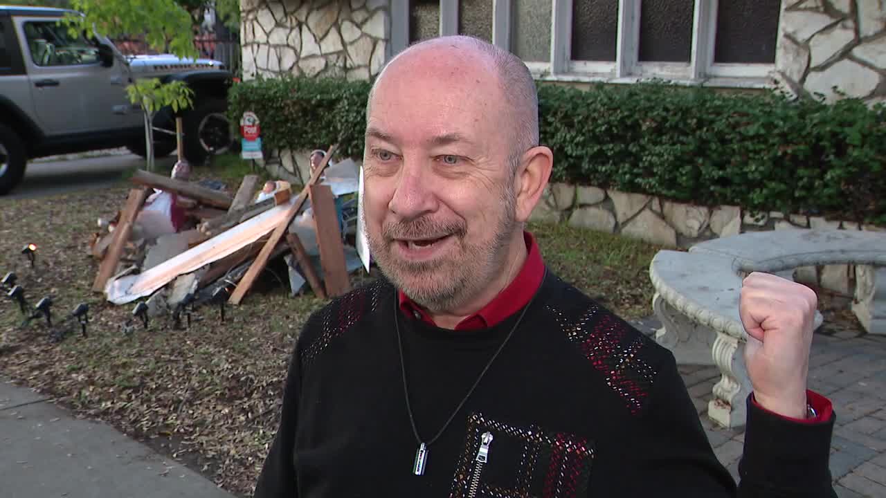 Sr. Pastor Keith Mozingo reacts to stolen baby Jesus