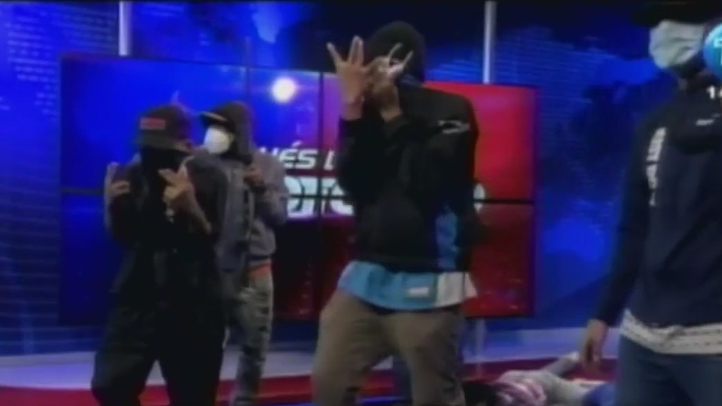 Armed men take over live broadcast in Ecuador