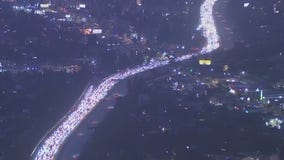 Single-vehicle crash snarls traffic on 10 Fwy