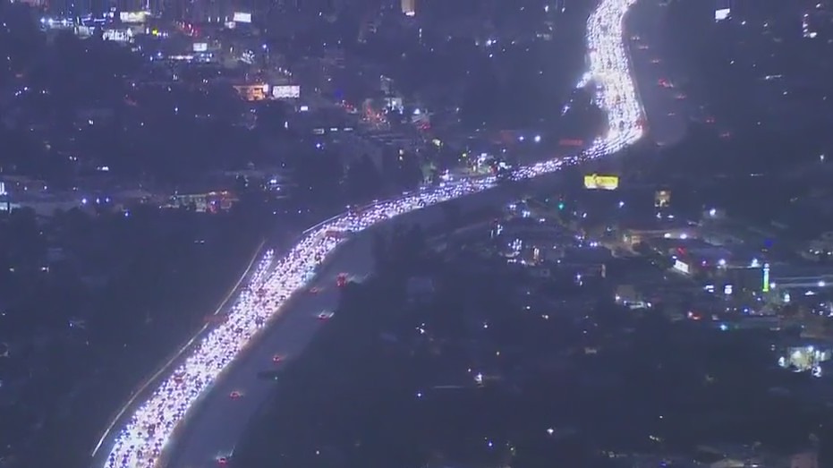 Single-vehicle crash snarls traffic on 10 Fwy